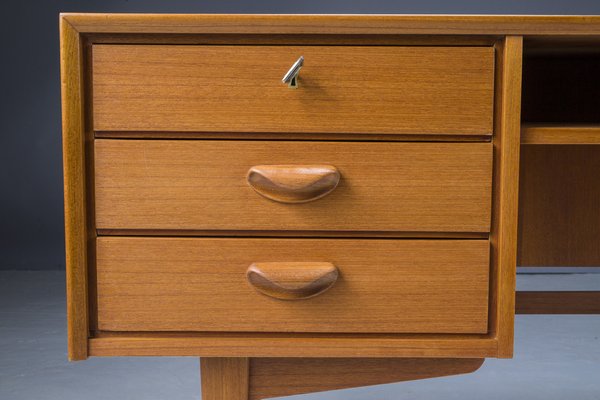 Mid-Cenutry Teak Desk, Denmark, 1960s-ZZH-1187878