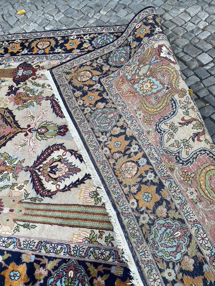 Middle Eastern Hand-Knotted Prayer Rug