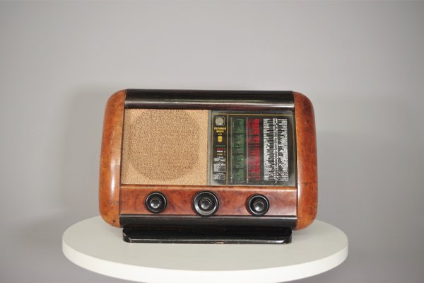 Minerva 425 Walnut Burl Radio, 1941-KNM-1374874