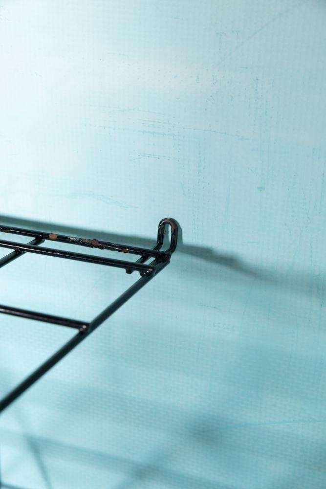 Minimalist Wall Coat Rack in Wire Steel