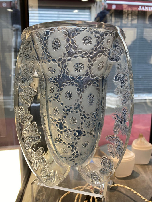 Model 10-899 Papillons Vase by René Lalique