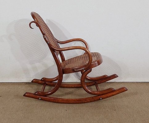 Model 12331 Childrens Rocking Chair in Beech by Michael Thonet for Thonet, 1910s-RVK-1424526