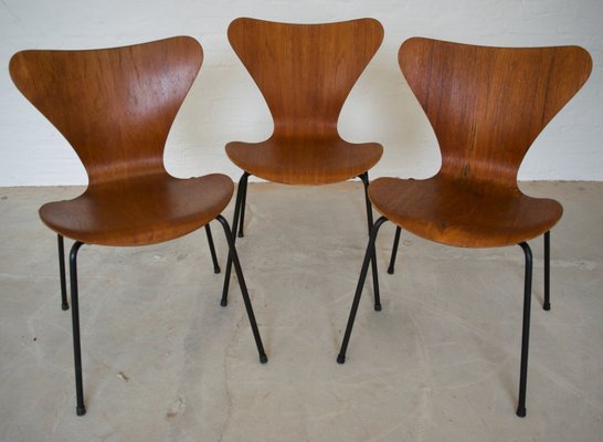 Model 3107 Dining Chairs in Teak by Arne Jacobsen for Fritz Hansen, Set of 3-UAY-1775413