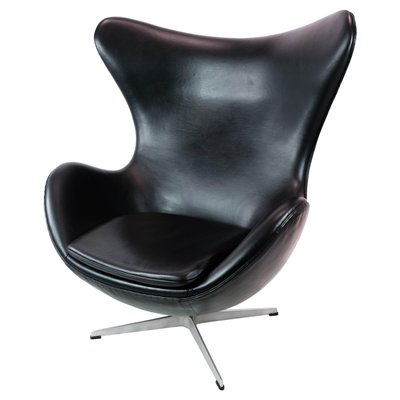 Model 3316 The Egg Chair by Arne Jacobsen and Fritz Hansen, 2001-UY-999255