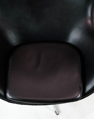 Model 3316 The Egg Chair by Arne Jacobsen and Fritz Hansen, 2001-UY-999255