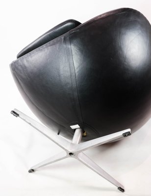 Model 3316 The Egg Chair by Arne Jacobsen and Fritz Hansen, 2001-UY-999255