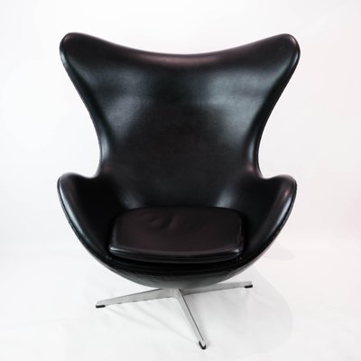 Model 3316 The Egg Chair by Arne Jacobsen and Fritz Hansen, 2001-UY-999255