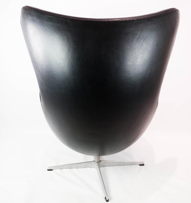 Model 3316 The Egg Chair by Arne Jacobsen and Fritz Hansen, 2001-UY-999255