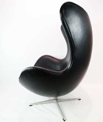 Model 3316 The Egg Chair by Arne Jacobsen and Fritz Hansen, 2001-UY-999255