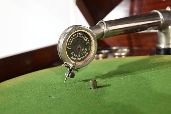 Model VII Phonograph in Mahogany from Silvertone, 1920s-RVK-1819248