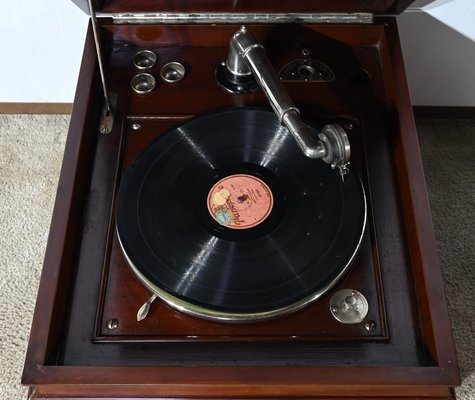 Model VII Phonograph in Mahogany from Silvertone, 1920s-RVK-1819248