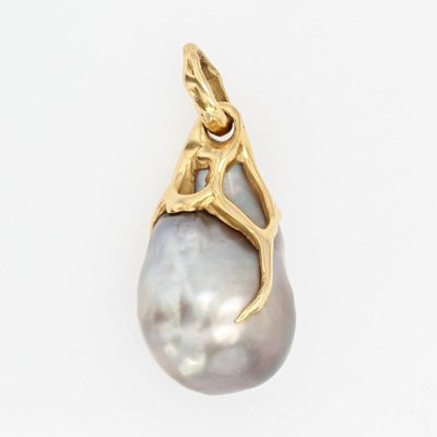 Modern Baroque Grey Pearl 18 Karat Yellow Gold Pendant-OLU-1436475