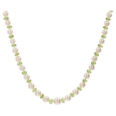 Modern Cultured Pearls Peridots 18 Karat Yellow Gold Clasp Necklace