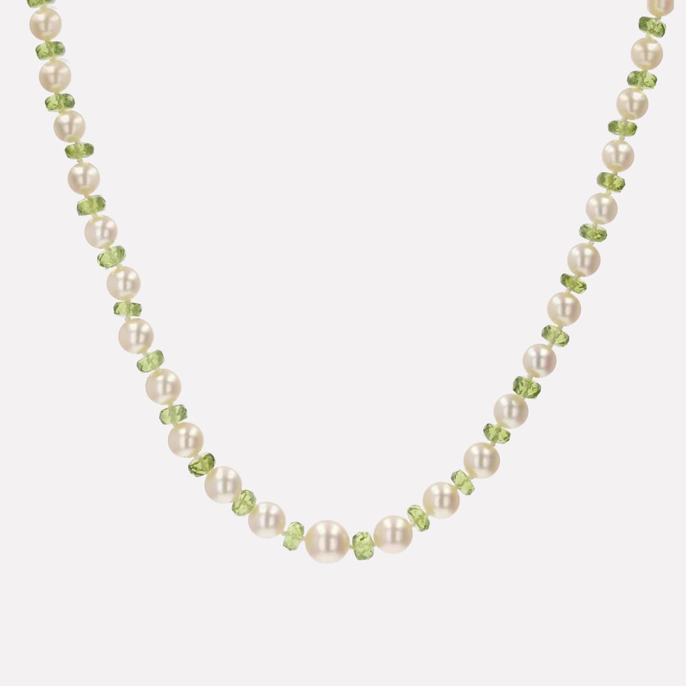 Modern Cultured Pearls Peridots 18 Karat Yellow Gold Clasp Necklace