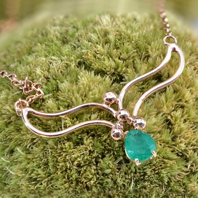 Modern Emerald 18 Karat Rose Gold Necklace-OLU-1388189