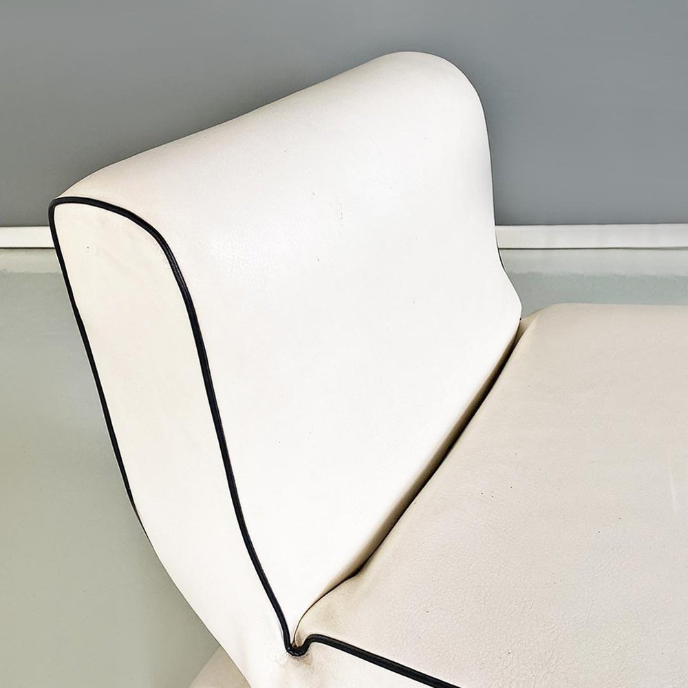 Modern Italian White Leather Curved Armchair attributed to Augusto Betti for Habitat Faenza, 1970s