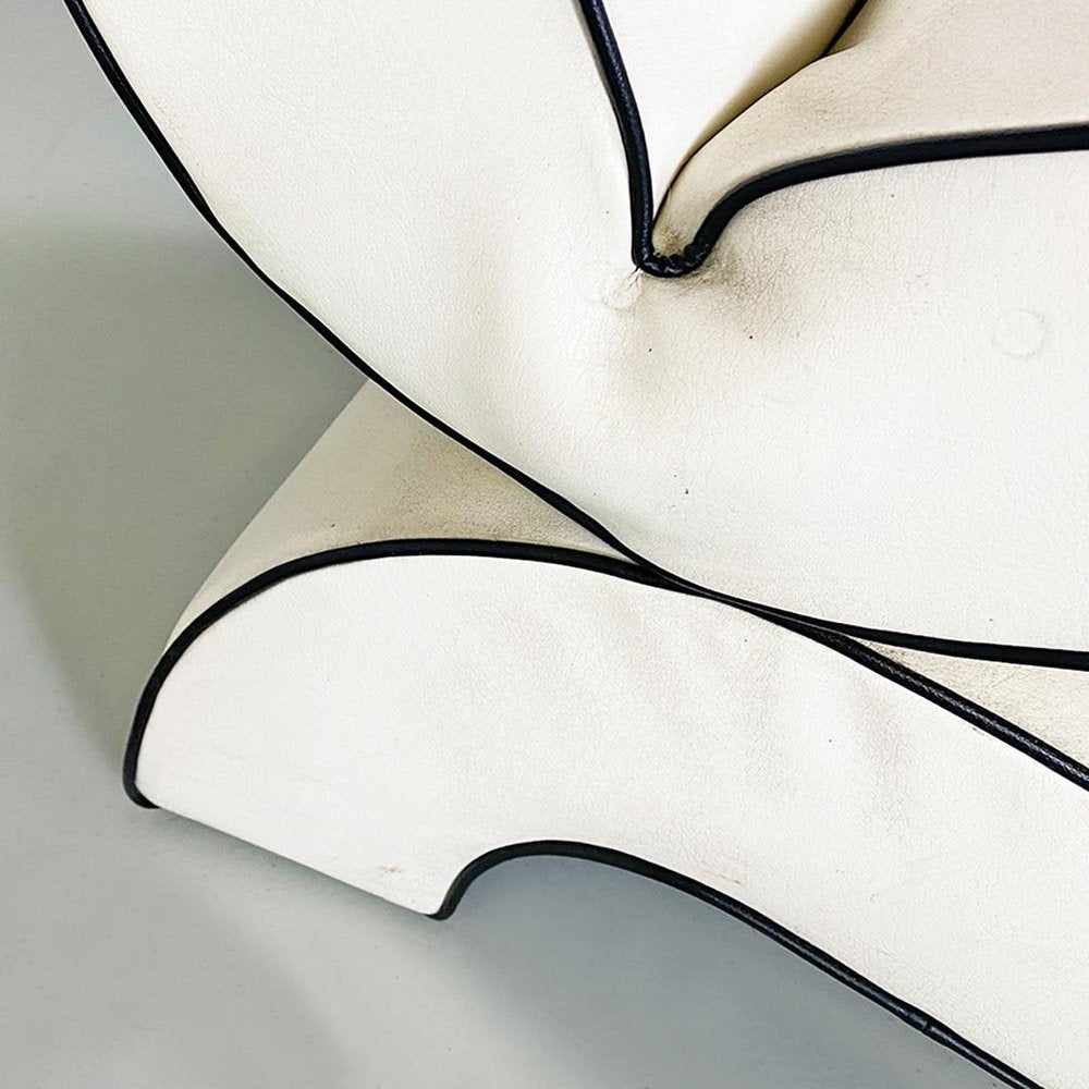 Modern Italian White Leather Curved Armchair attributed to Augusto Betti for Habitat Faenza, 1970s