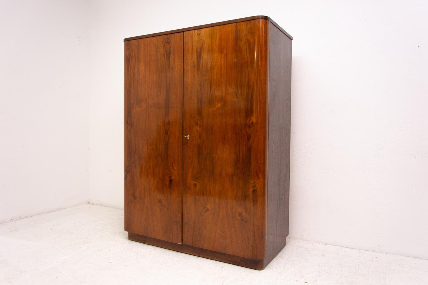 Modernist Czech Walnut Wardrobe from Interiér Praha, 1950s, Czechoslovakia