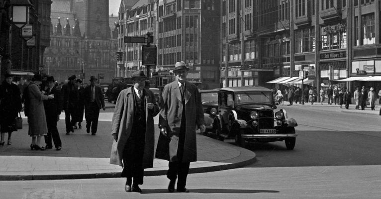 Moenckebergstrasse, City Hall, Cars, People, Hamburg Germany 1938 Printed 2021-DYV-992044