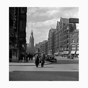 Moenckebergstrasse, City Hall, Cars, People, Hamburg Germany 1938 Printed 2021-DYV-992044