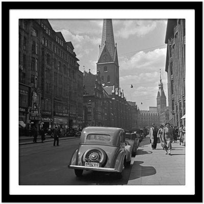 Moenckebergstrasse Hamburg With Cars and People, Germany 1938, Printed 2021-DYV-992038