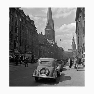 Moenckebergstrasse Hamburg With Cars and People, Germany 1938, Printed 2021-DYV-992038