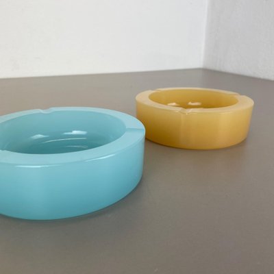 Murano Opaline Glass Ashtrays or Shell Bowls from Cenedese, 1960s, Set of 2-QZ-1052981