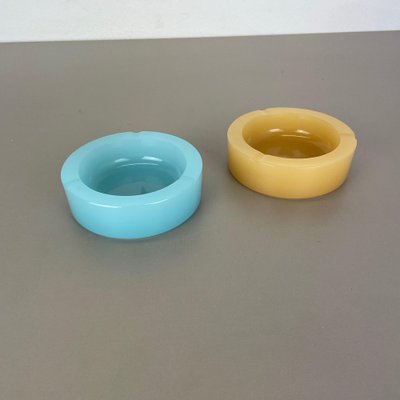 Murano Opaline Glass Ashtrays or Shell Bowls from Cenedese, 1960s, Set of 2-QZ-1052981