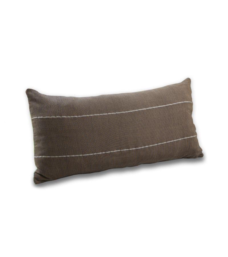 Musgo Chumbes Layer Cushion by Mae Engelgeer