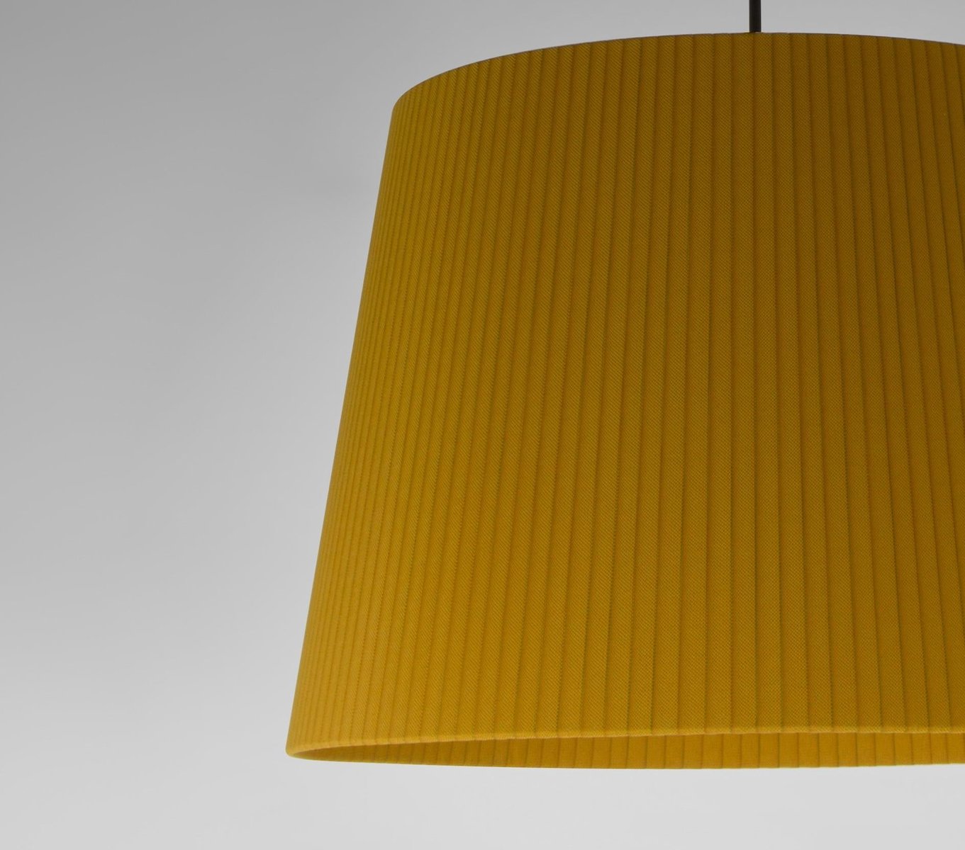 Mustard Sísísí Cónicas GT1 Pendant Lamp by Santa & Cole