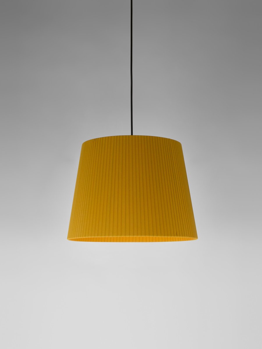 Mustard Sísísí Cónicas GT3 Pendant Lamp by Santa & Cole