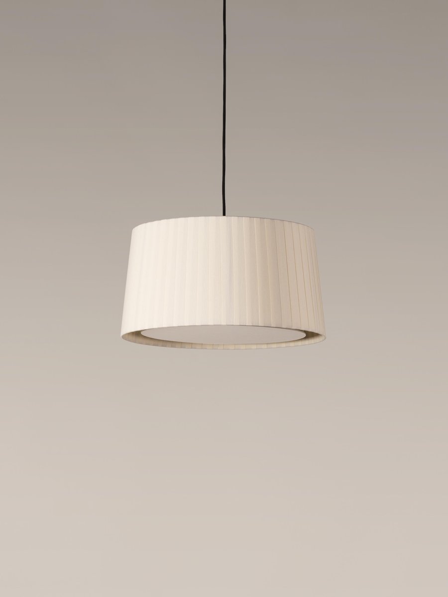 Natural GT6 Pendant Lamp by Santa & Cole