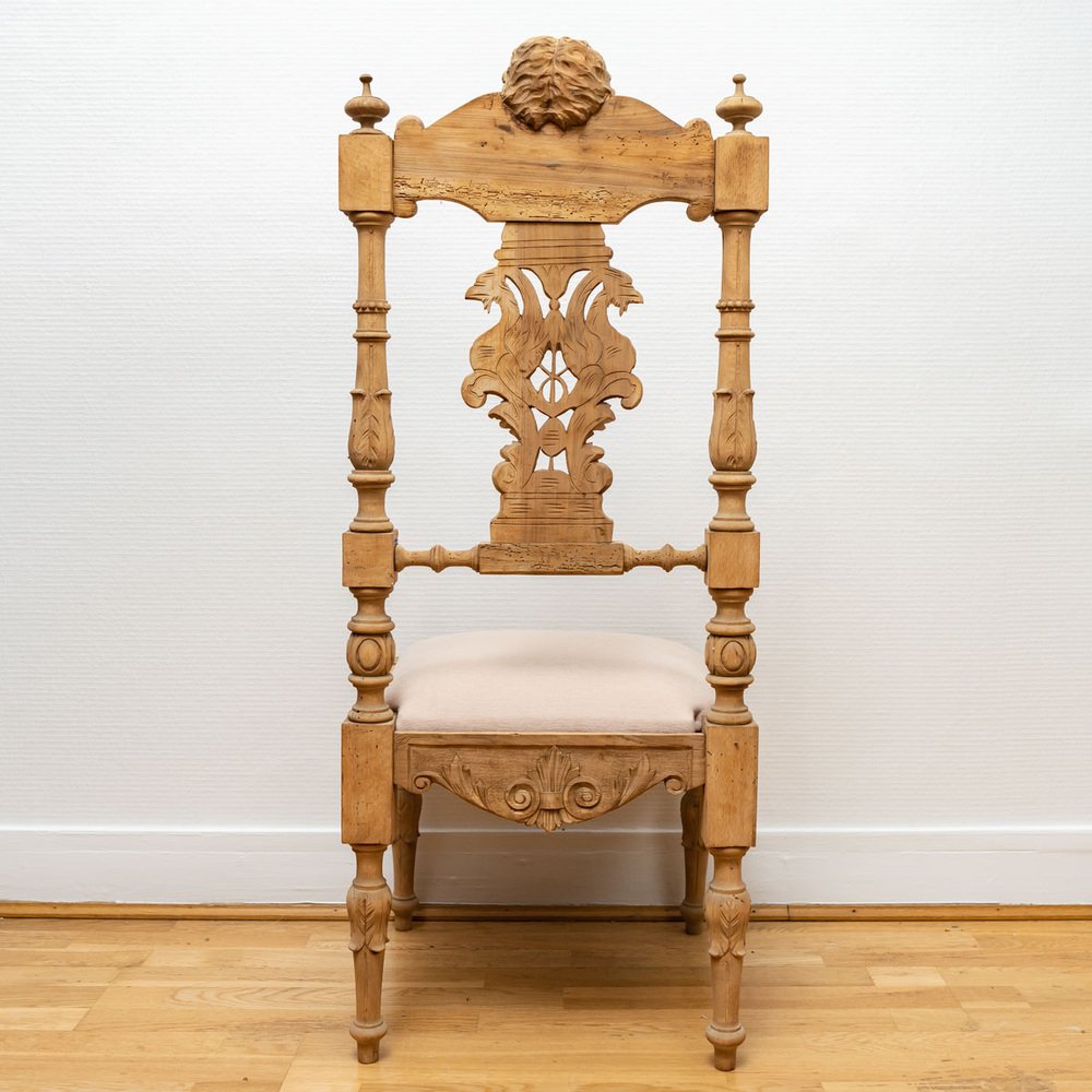 Neo-Renaissance Entrance Chair in Walnut