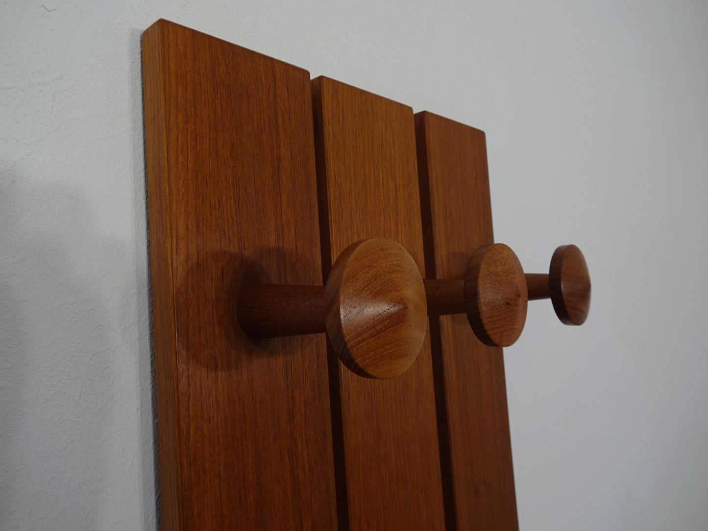 No. 140 Teak Wall Racks by Aksel Kjersgaard for Odder Møbler, 1960s, Set of 3