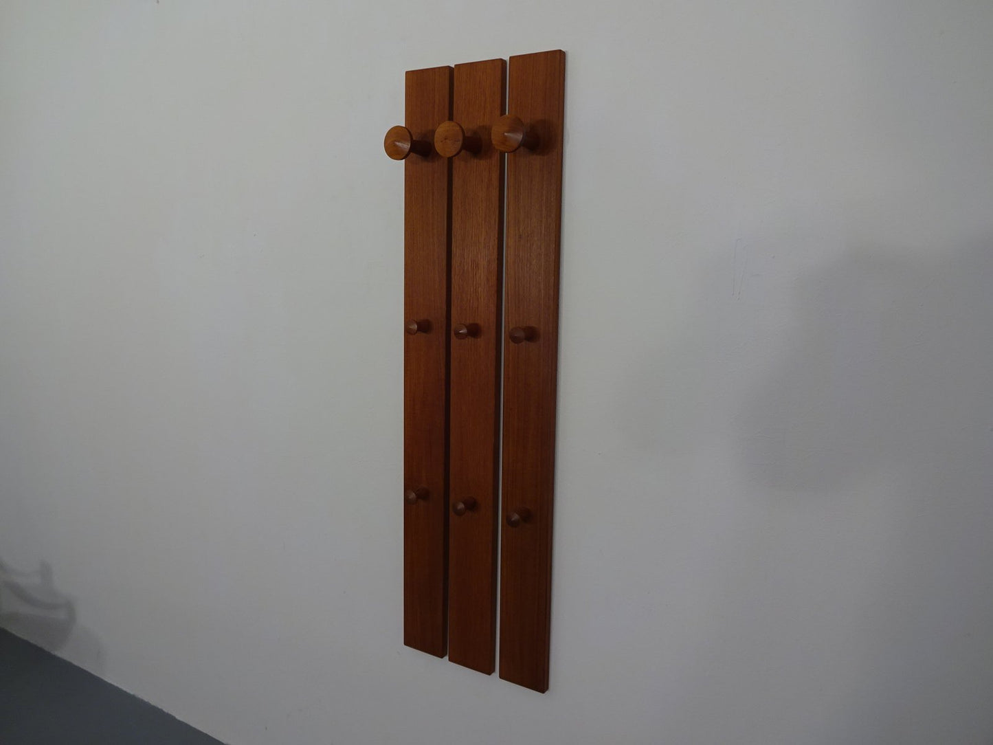 No. 140 Teak Wall Racks by Aksel Kjersgaard for Odder Møbler, 1960s, Set of 3