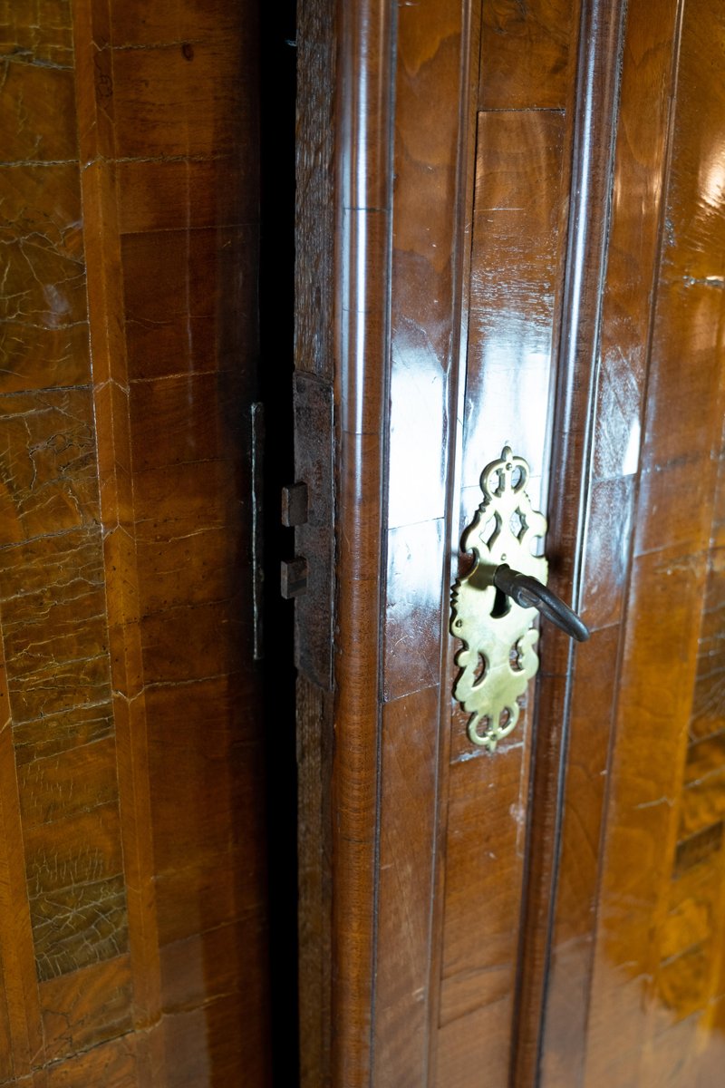 Northern German Baroque Cabinet in Walnut and Oak, 1730s