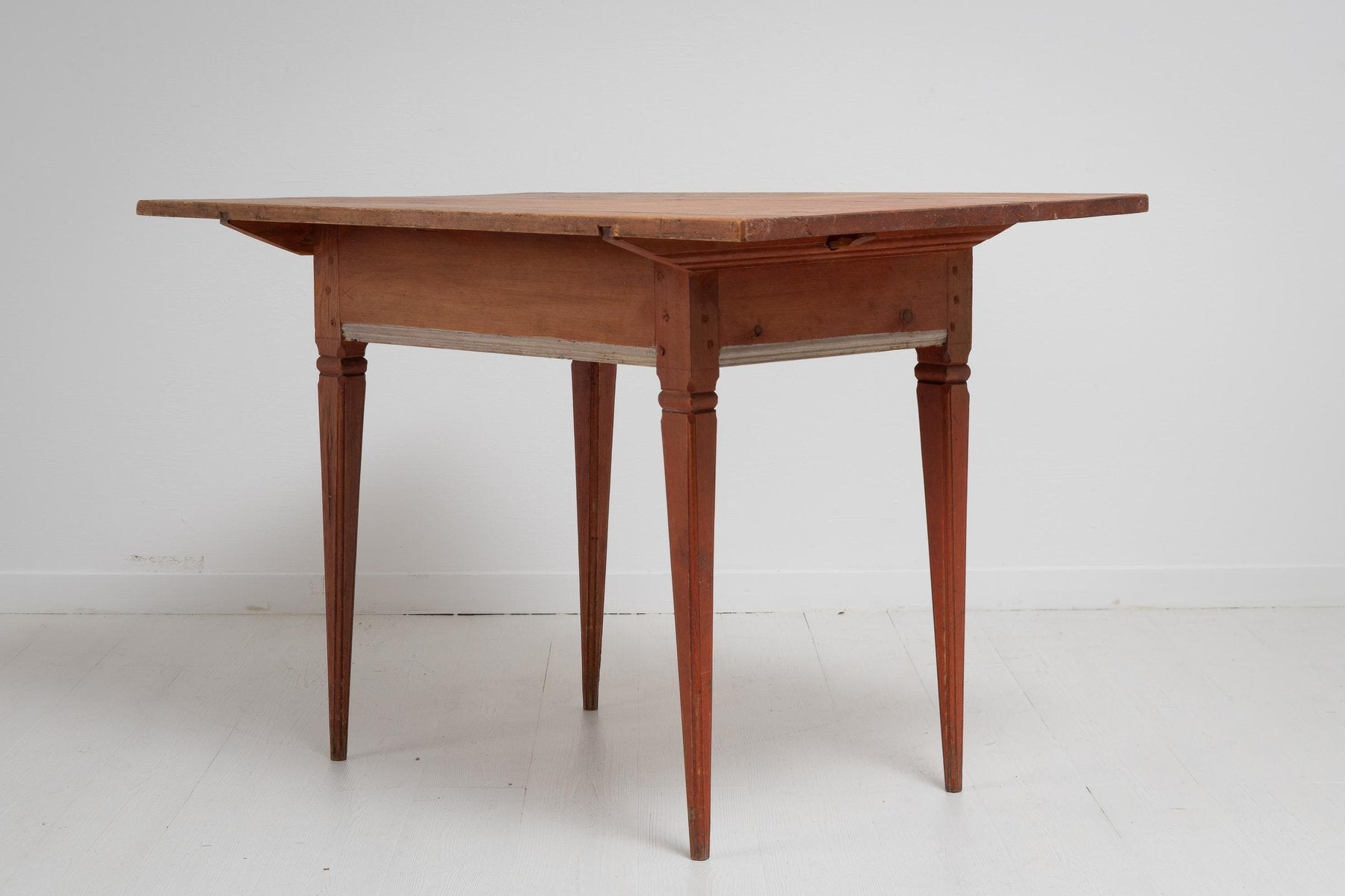 Northern Swedish Gustavian Country Pine Table