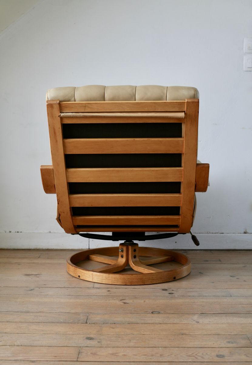 Norwegian Leather and Pine Swivel Chair by Ingmar Relling for Westnofa, 1970s