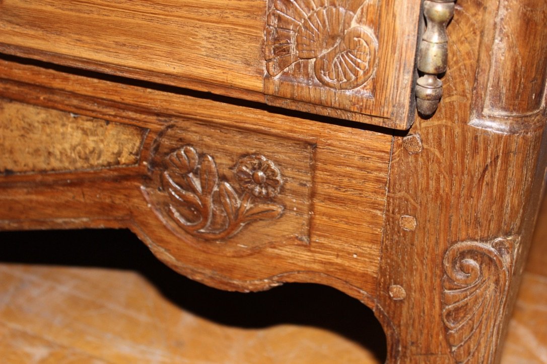 Oak and Ash Buffet