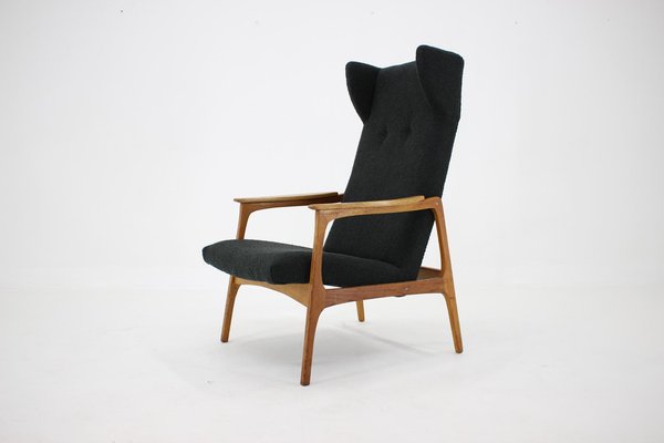 Oak & Bouclé Upholstery Wing Chair, Czechoslovakia, 1960s-TZ-1175506