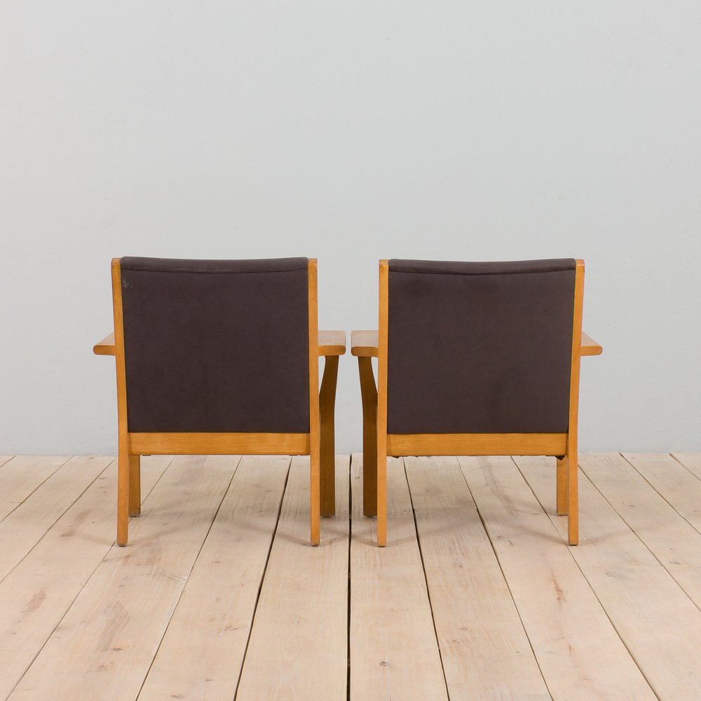 Oak GE 181 Easy Lounge Chairs in Grey Alcantara by Hans J. Wegner for Getama, Denmark, 1970s, Set of 2