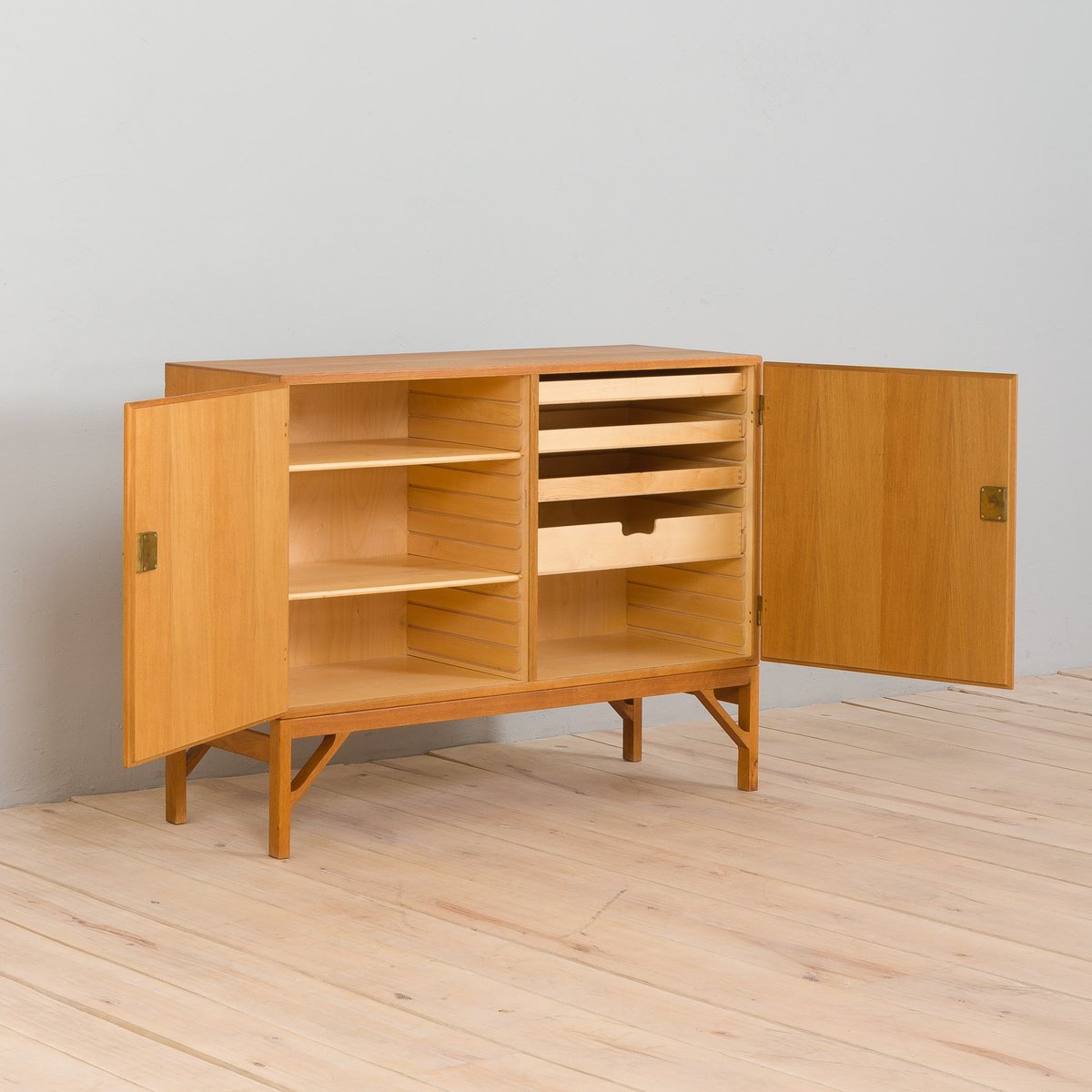 Oak Model 232 China Cabinet by Børge Mogensen for FDB, Denmark, 1960s