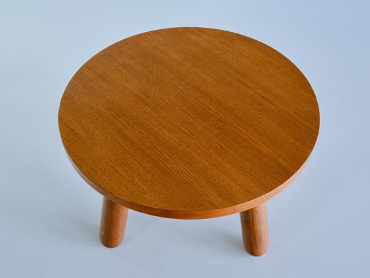 Oak Round Coffee Table from Otto Færge, Denmark, 1940s-FMT-1394849