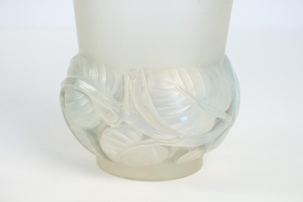 Opalescent Lilas Vase by Rene Lalique-DFB-877000