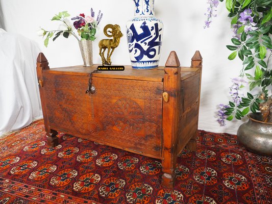 Orient Cedar Wood Treasure Dowry Chest, Nuristan Afghanistan, 1920s-UZN-1393970