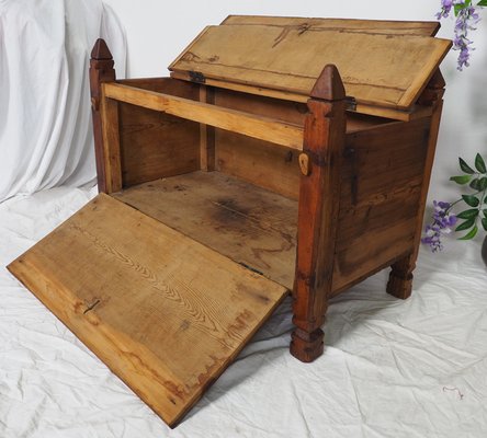 Orient Cedar Wood Treasure Dowry Chest, Nuristan Afghanistan, 1920s-UZN-1393970