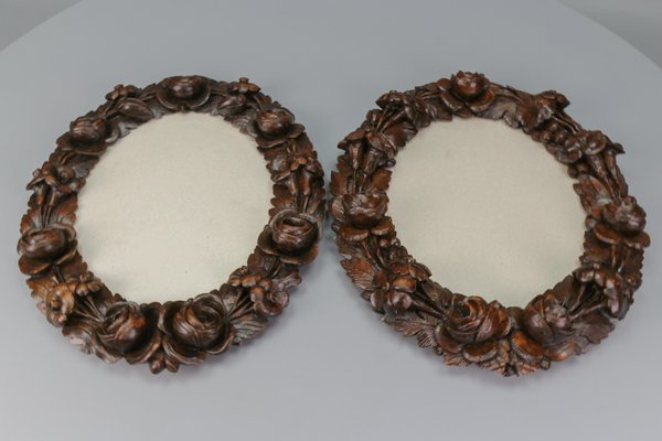 Oval Carved Walnut Picture Frames with Flowers, 1920s, Set of 2-KEG-1722827