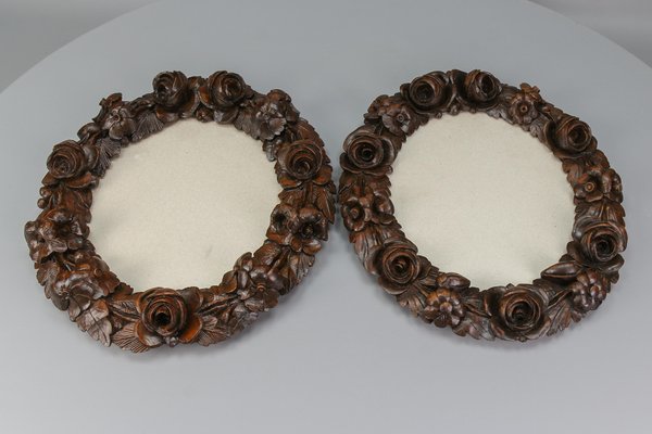 Oval Carved Walnut Picture Frames with Flowers, 1920s, Set of 2-KEG-1722827