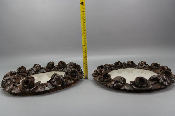 Oval Carved Walnut Picture Frames with Flowers, 1920s, Set of 2-KEG-1722827