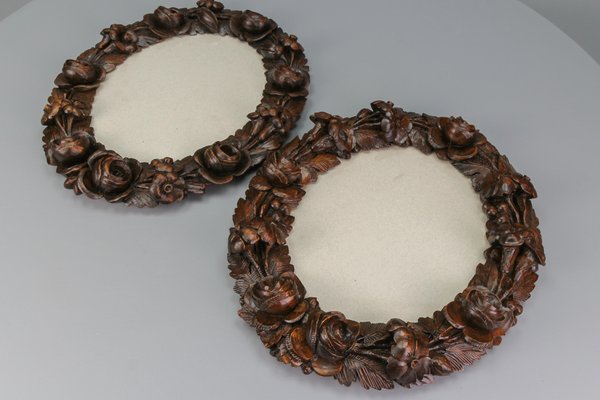 Oval Carved Walnut Picture Frames with Flowers, 1920s, Set of 2-KEG-1722827